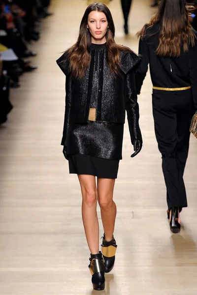 Look 24